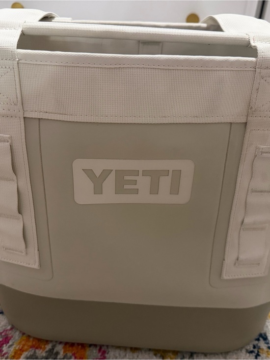 Yeti Handbags - Yeti El Camino 20 Soft Cooler Tote in Taupe and White
